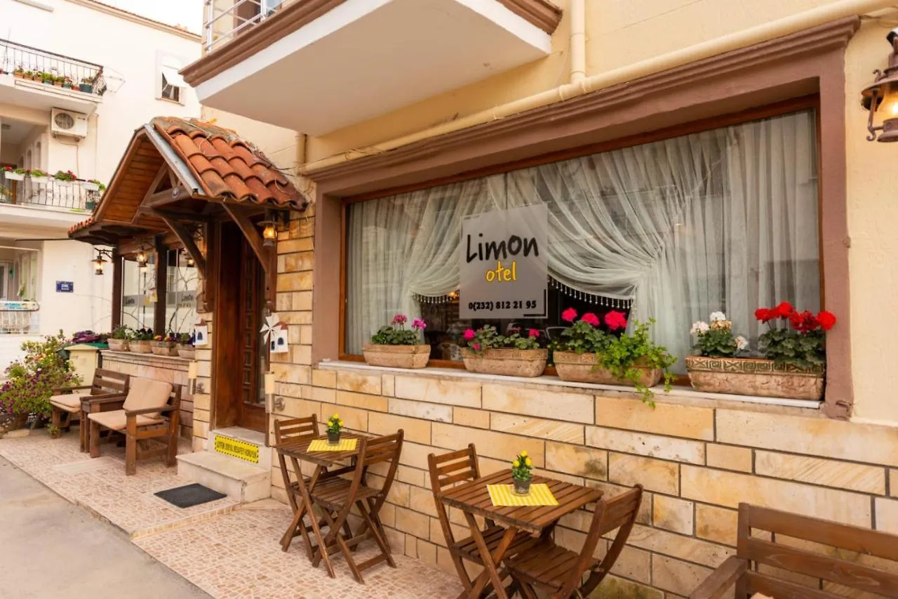 Limon Otel Foça